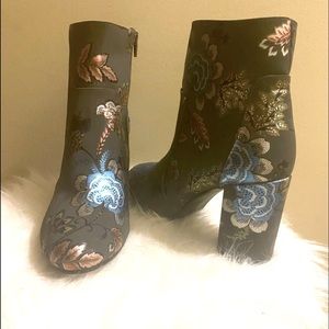 Gorgeous Gray booties with beautiful flower design! 🌸 🌺💐